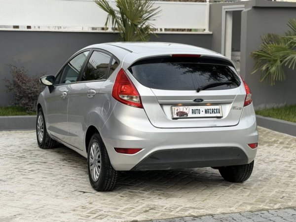 Fier, shes makine FORD FIESTA-1.4 BENZIN GAZ FABRIKE-SAPO ARDHUR-ME DOGAN PAGUAR 3100 EURO(NUK NDERROHET)-SUPER EKONOMIKE-069 44 00 305 Benzin+Gaz, gri metalizato manuale Kondicioner 198.000 km 3.300 €