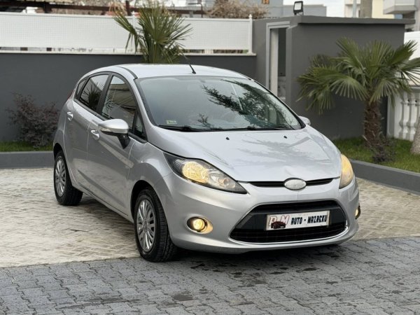 Fier, shes makine FORD FIESTA-1.4 BENZIN GAZ FABRIKE-SAPO ARDHUR-ME DOGAN PAGUAR 3100 EURO(NUK NDERROHET)-SUPER EKONOMIKE-069 44 00 305 Benzin+Gaz, gri metalizato manuale Kondicioner 198.000 km 3.300 €