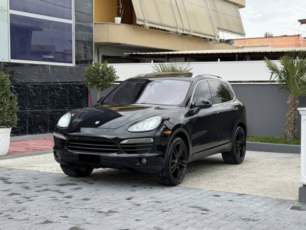 Fier, shes makine PORSCHE CAYENNE-3.6 BENZIN GAZ STAG-FULL OPTIONS-LETRAT 12-2026 XHAMA TE ZINJ KOMPLET-13.500 EURO OSE NDERROHET-069 44 00 305 Benzin+Gaz, e zeze automatik Klima 250.000 km 13.500 €