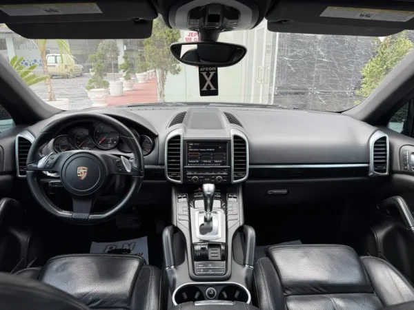 Fier, shes makine PORSCHE CAYENNE-3.6 BENZIN GAZ STAG-FULL OPTIONS-LETRAT 12-2026 XHAMA TE ZINJ KOMPLET-13.500 EURO OSE NDERROHET-069 44 00 305 Benzin+Gaz, e zeze automatik Klima 250.000 km 13.500 €