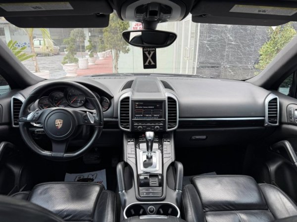 Fier, shes makine PORSCHE CAYENNE-3.6 BENZIN GAZ STAG-FULL OPTIONS-LETRAT 12-2026 XHAMA TE ZINJ KOMPLET-13.500 EURO OSE NDERROHET-069 44 00 305 Benzin+Gaz, e zeze automatik Klima 250.000 km 13.500 €
