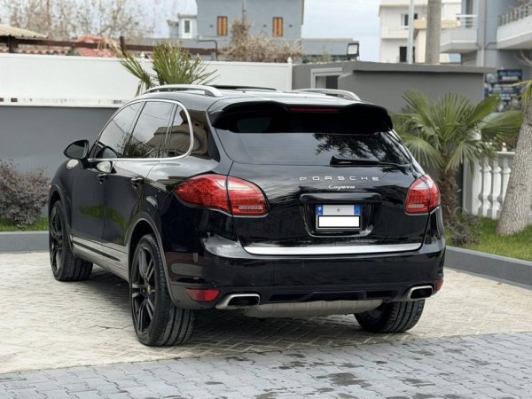 Fier, shes makine PORSCHE CAYENNE-3.6 BENZIN GAZ STAG-FULL OPTIONS-LETRAT 12-2026 XHAMA TE ZINJ KOMPLET-13.500 EURO OSE NDERROHET-069 44 00 305 Benzin+Gaz, e zeze automatik Klima 250.000 km 13.500 €