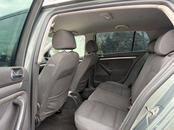 Fier, shes makine VW GOLF 5-2.0 DIESEL TDI-MANUAL-LETRAT 12-2026 2700 EURO-NUK NDERROHET-069 44 00 305 Nafte, gri e erret manuale Kondicioner 302.000 km 2900 €