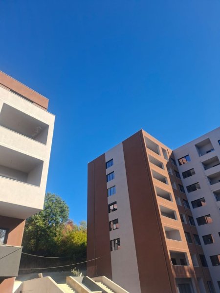 SHITET APARTAMENT 2+1+POST PARKIMI   213.200 € (PALLATI I BRIGADAVE)