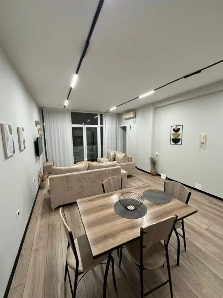 Tirane, jepet me qera apartament 2+1 Kati 5, 70 m² 650 € (RRUGA E ELBASANIT)