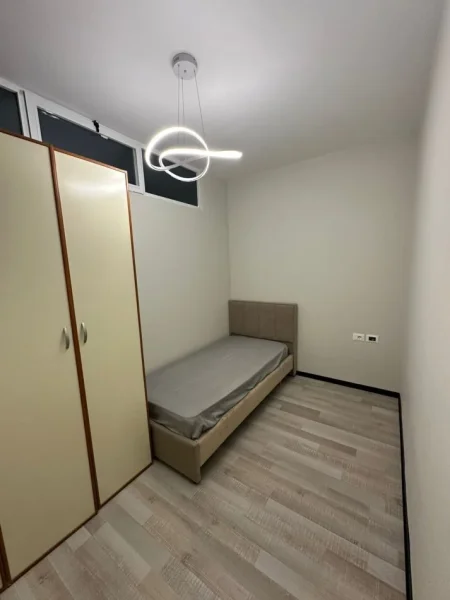 Tirane, jepet me qera apartament 2+1 Kati 5, 70 m² 650 € (RRUGA E ELBASANIT)