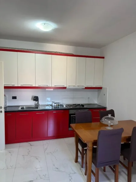 Tirane, jepet me qera apartament 1+1+Ballkon Kati 3, 400 € (Astir)