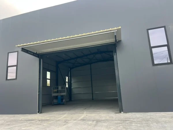 Tirane, jepet me qera magazine Kati 0, 260 m² 2300 € (QTU)