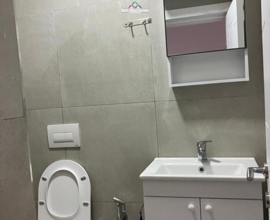 Tirane, jepet me qera apartament 1+1 Kati 4, 32 m² 510 € (Qender)