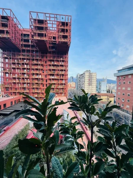 Tirane, jepet me qera zyre Kati 6, 75 m² 950 € 