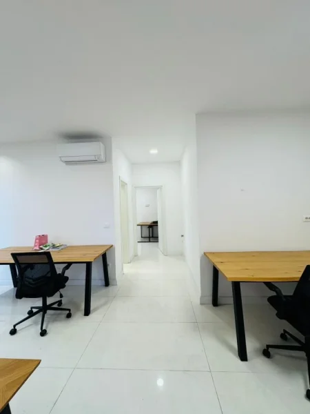 Tirane, jepet me qera zyre Kati 6, 75 m² 950 € 