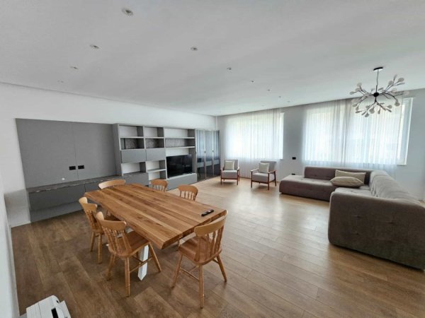Tirane, jepet me qera Vile 5+1 Kati 3, 400 m² 2.500 € (Teg)