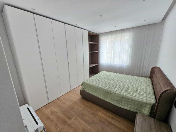 Tirane, jepet me qera Vile 5+1 Kati 3, 400 m² 2.500 € (Teg)