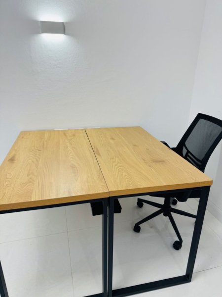 Tirane, shes Mobilje zyre 4.000 €