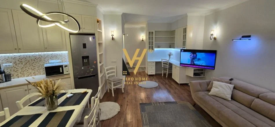 Tirane, jepet me qera apartament 1+1+Ballkon Kati 2, 118 m² 1.100 € (KODRA E DIELLIT)