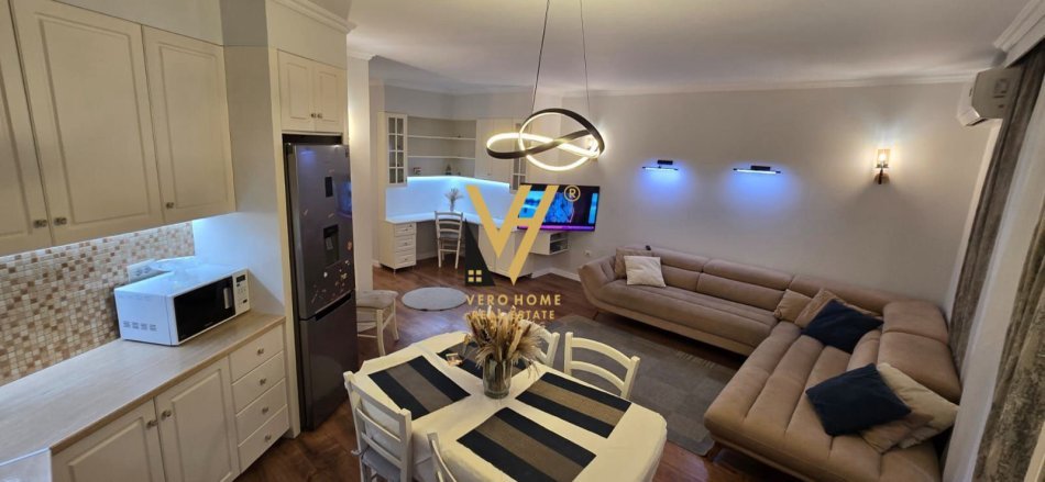 Tirane, jepet me qera apartament 1+1+Ballkon Kati 2, 118 m² 1.100 € (KODRA E DIELLIT)