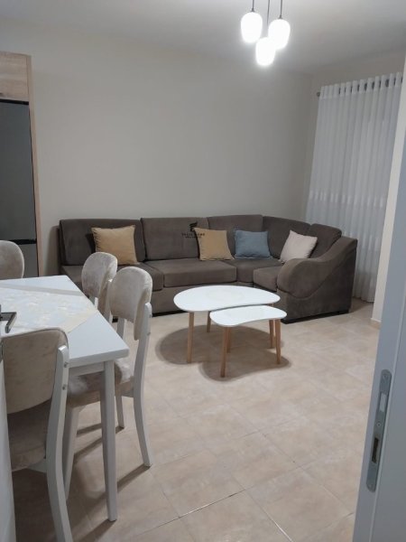 Tirane, jepet me qera apartament 1+1 Kati 2, 70 m² 500 € (KODRA E DIELLIT)