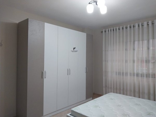 Tirane, jepet me qera apartament 1+1 Kati 2, 70 m² 500 € (KODRA E DIELLIT)