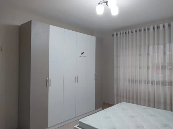 Tirane, jepet me qera apartament 1+1 Kati 2, 70 m² 500 € (KODRA E DIELLIT)