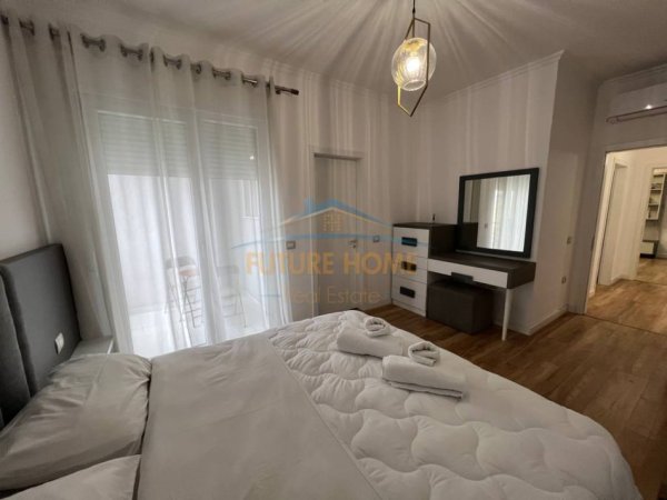 Tirane, jap me qera apartament 2+1+Ballkon Kati 8, 98 m² 1.100 € (PAZARI I RI)