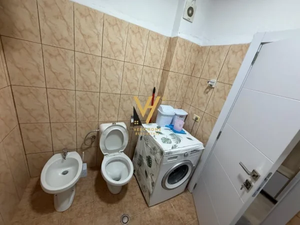 Tirane, jepet me qera apartament 1+1+Ballkon Kati 2, 70 m² 500 € (KODRA E DIELLIT)