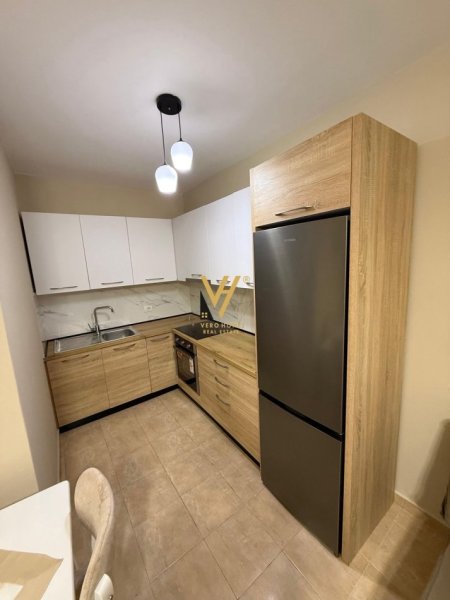 Tirane, jepet me qera apartament 1+1+Ballkon Kati 2, 70 m² 500 € (KODRA E DIELLIT)