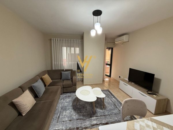 Tirane, jepet me qera apartament 1+1+Ballkon Kati 2, 70 m² 500 € (KODRA E DIELLIT)