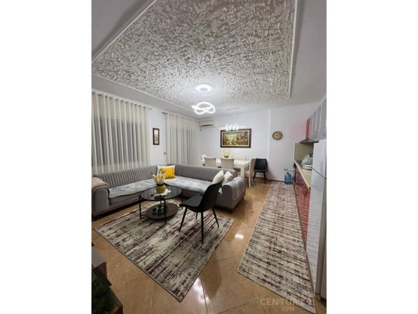 Tirane, jepet me qera apartament 2+1 Kati 1, 109 m² 700 € (Don Bosco)