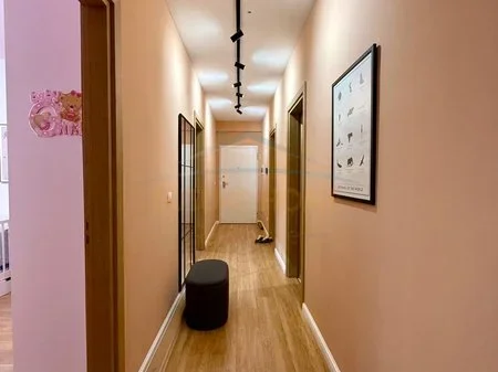 Tirane, shitet apartament 2+1+Ballkon Kati 3, 105 m² 310.000 € (Qender)