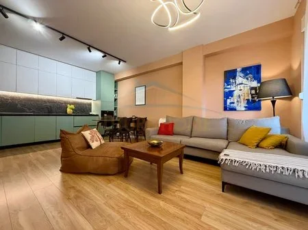 Tirane, shitet apartament 2+1+Ballkon Kati 3, 105 m² 310.000 € (Qender)