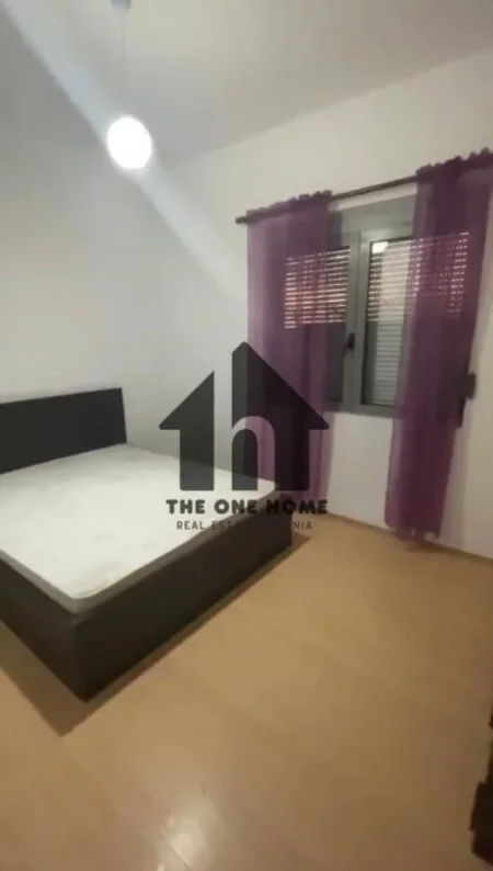 Tirane, jepet me qera apartament 1+1+Ballkon Kati 2, 70 m² 400 € (Liqeni)