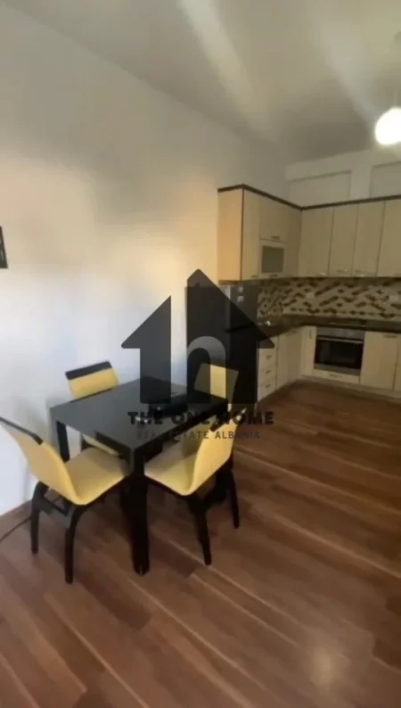 Tirane, jepet me qera apartament 1+1+Ballkon Kati 2, 70 m² 400 € (Liqeni)