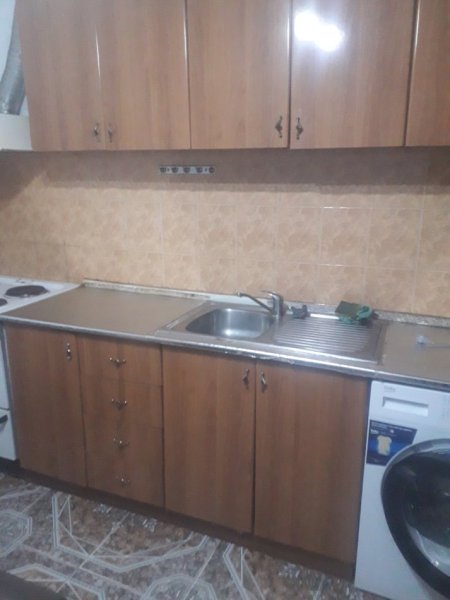 Jepet me qera shtepi 1+1 Kati 1, 60 m² 300 € (Rruga Hodo Beg Lagja Ali Demi)
