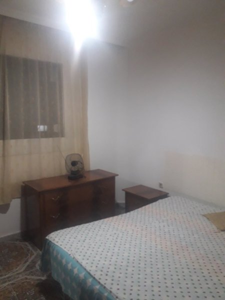 Jepet me qera shtepi 1+1 Kati 1, 60 m² 300 € (Rruga Hodo Beg Lagja Ali Demi)