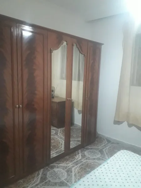 Jepet me qera shtepi 1+1 Kati 1, 60 m² 300 € (Rruga Hodo Beg Lagja Ali Demi)