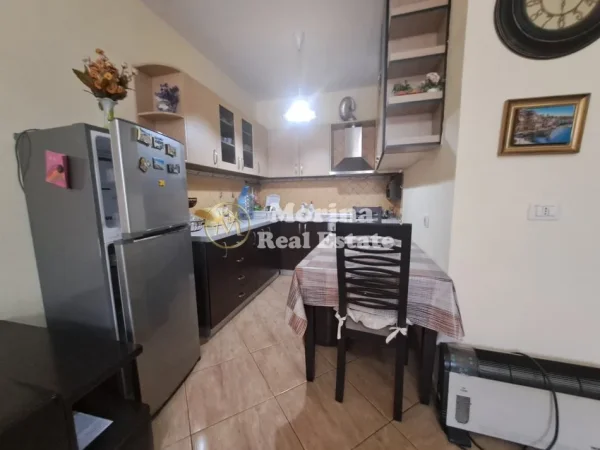 Tirane, jepet me qera apartament 2+1 Kati 2, 72 m² 500 € (Laprake)