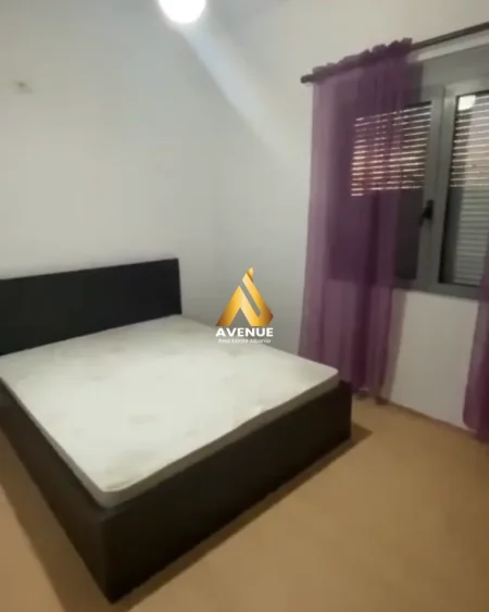 Tirane, jepet me qera apartament 1+1+Ballkon Kati 2, 56 m² 400 € (Rruga Peti)