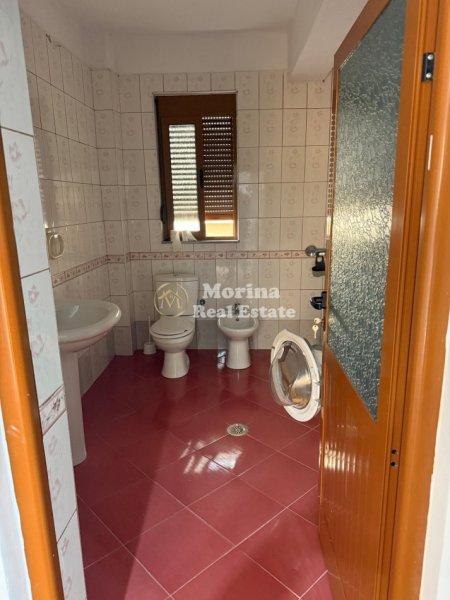 Tirane, jepet me qera apartament 2+1 Kati 1, 120 m² 750 € (Tregu Elektrik)