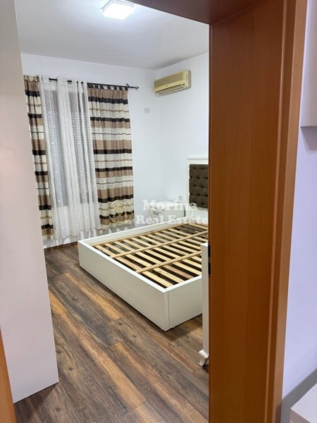 Tirane, jepet me qera apartament 2+1 Kati 1, 120 m² 750 € (Tregu Elektrik)