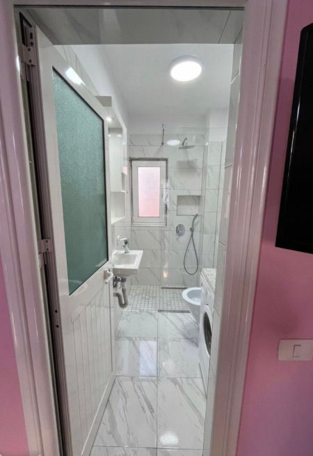 Jepet me qera garsoniere e mobiluar në  Qytetet Student. 300 € (Qytetet Student)