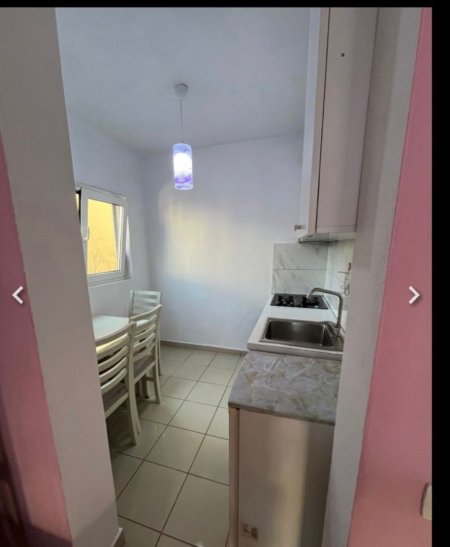 Jepet me qera garsoniere e mobiluar në  Qytetet Student. 300 € (Qytetet Student)