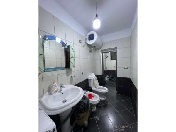Tirane, jepet me qera apartament 2+1+Ballkon , 109 m² 109 € (don bosco)