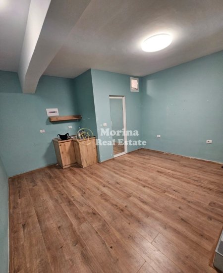Tirane, jepet me qera ambjent biznesi Kati 1, 30 m² 400 € (Shallvaret)