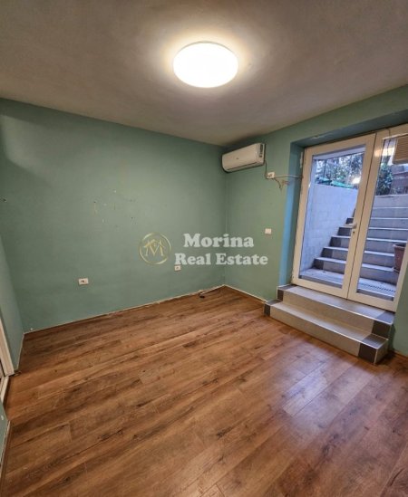 Tirane, jepet me qera ambjent biznesi Kati 1, 30 m² 400 € (Shallvaret)