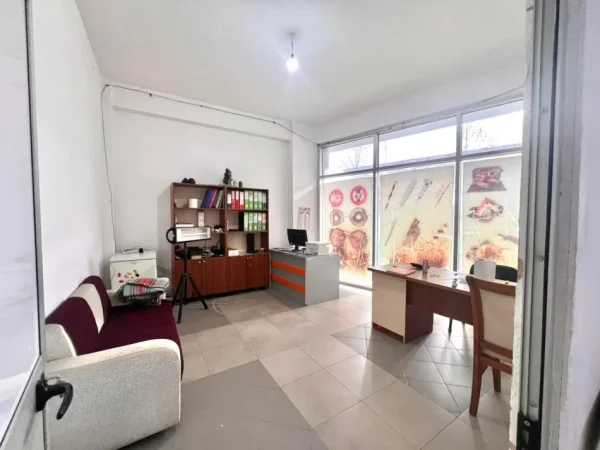 🔥 SHITET AMBIENT KOMERCIAL BUZË RRUGE KRYESORE (📍Tufinë) – OKAZION (1,178€/m2)🔥 ||  290,000€