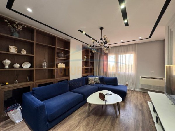Tirane, jepet me qera apartament Kati 11, 124 m² 1.600 € 