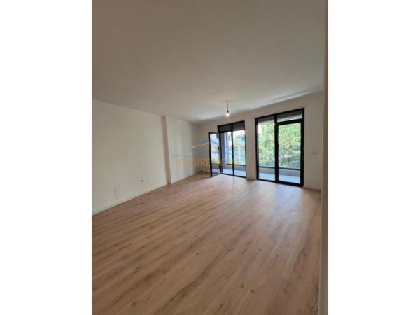 Tirane, shitet apartament Kati 1, 111 m² 279.500 €