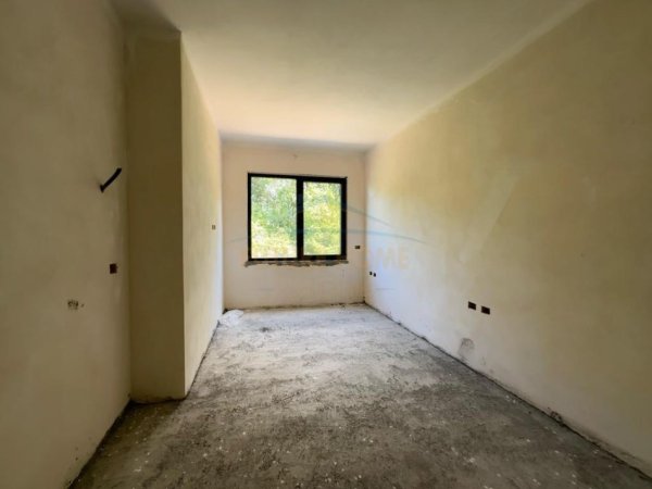 Tirane, shitet apartament Kati 5, 112 m² 221.000 €