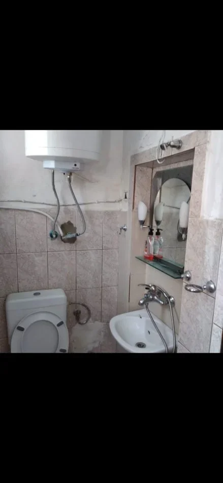 Tirane, shitet nga Pronari, pa-komision 1+1 Kati 1, 53.000 € 