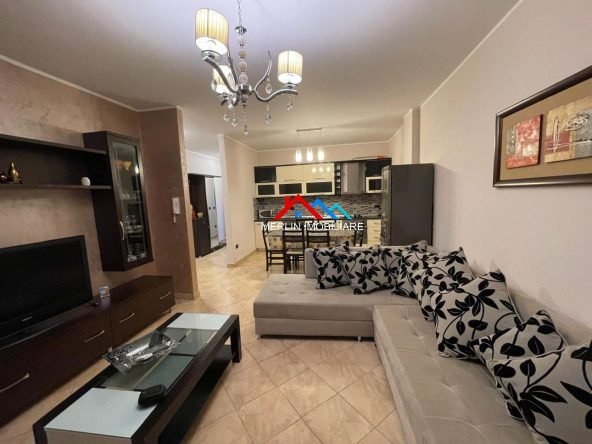 Tirane, jepet me qera apartament 2+1+Ballkon Kati 6, 120 m² 700 € (RRUGA XHANFIZE KEKO,PROFARMA)